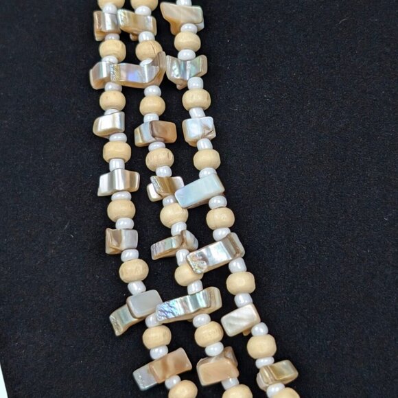 Vintage 3-Strand MOP & Wood Bead Necklace - Picture 3 of 5